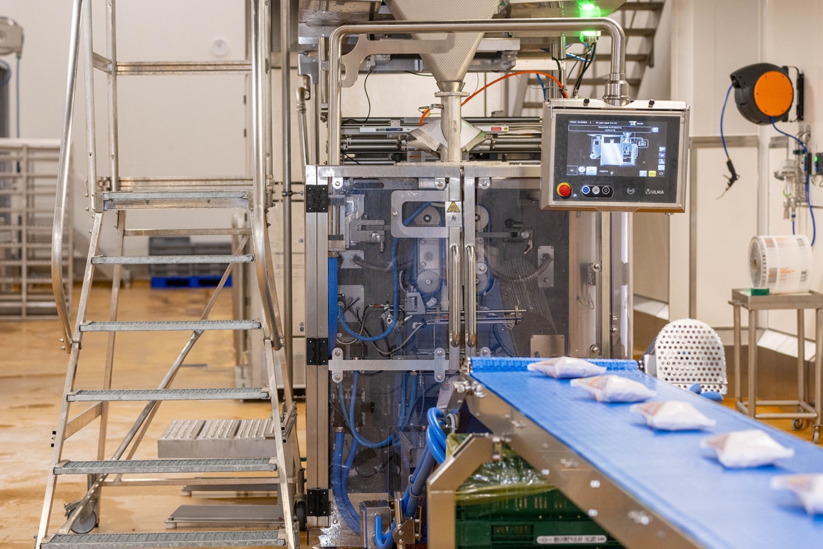 Belgische primeur: verticale flowpacker voor ham- en spekblokjes 1