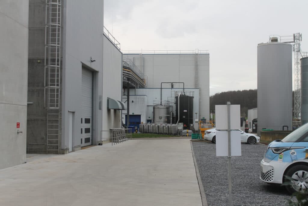 FrieslandCampina Lummen neemt nieuwe ijswaterinstallatie in gebruik 3